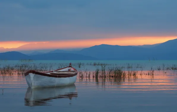 Mountains, lake, boat, Turkey, Turkey, Lake Beysehir, Taurus Mountains, lake Beyşehir