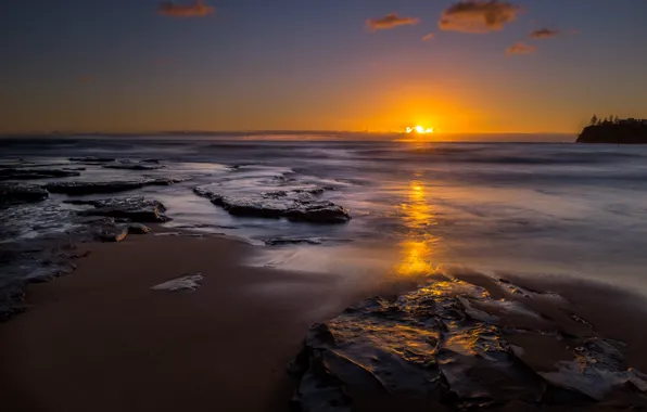 Picture sea, shore, night