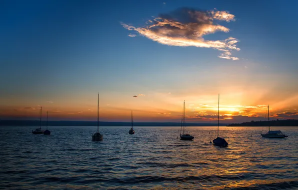 Sunset, lake, boats, cloud