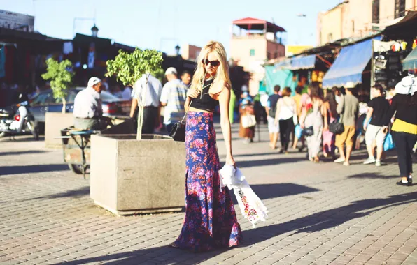 Picture summer, girl, the city, street