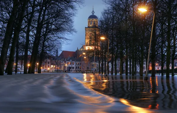 Ice, the city, the evening