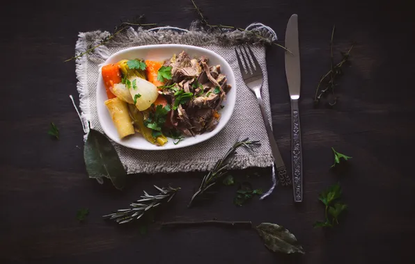 Knife, plug, vegetables, napkin, dish, serving