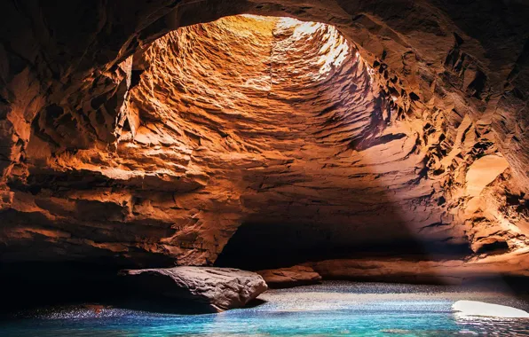 Picture Canada, cave, Ile de La Madeleine