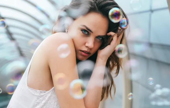 Look, bubbles, brunette, bubbles