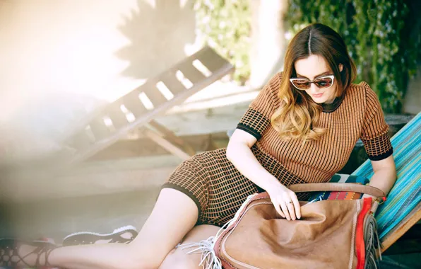 Model, advertising, actress, glasses, hairstyle, lies, singer, brown hair