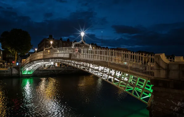 Picture bridge, lights, the evening, Ireland, Dublin