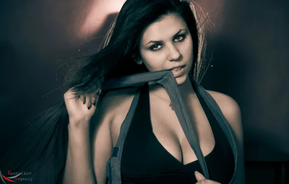 Picture eyes, girl, sport, brunette