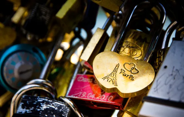 Castle, hearts, Eiffel tower, locks
