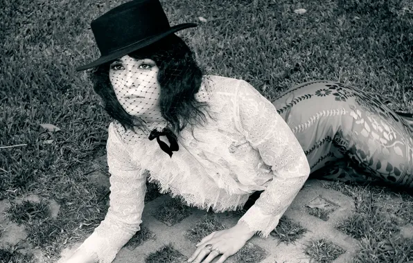 Photoshoot, Bello, Mary Elizabeth Winstead