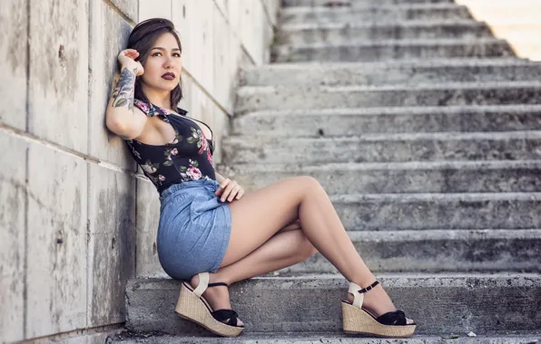 Picture girl, ladder, Karla