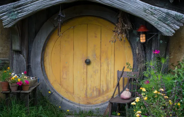 Lantern, The door, Movie, Chair, The hobbit, Hobbiton, Nora, Sir