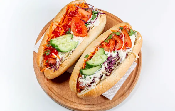 Vegetables, tomatoes, sauce, sausage, hot dog, filling, buns