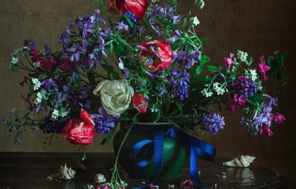 Bouquet, shell, tulips, bow, Muscari, periwinkle