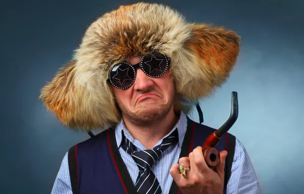 Picture background, hat, portrait, tube, glasses, tie, fur, male