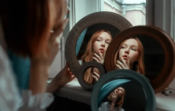 Picture girl, reflection, freckles, mirror, Juliana Naidenova