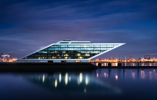 Hamburg, Elbe, Dockland