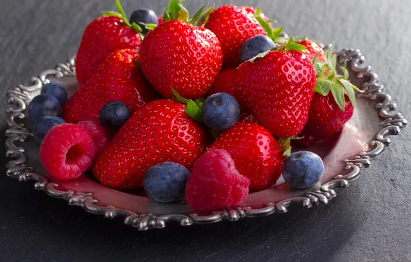 Berries, raspberry, strawberry, plate, fresh, strawberry, blueberries, berries