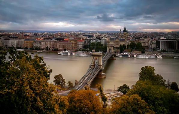 Hungary, Budapest, Chain Bridge, St. Stephen's Basilica