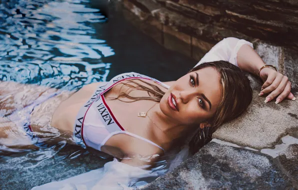 Swimsuit, water, stones, wet, pool, shirt, wet hair, Alina Lopez