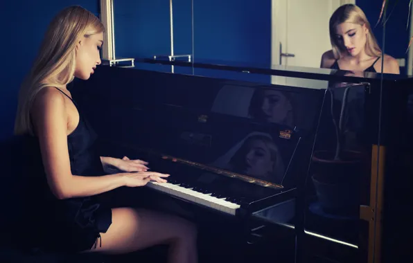 Long hair, hot girl, plan, model, sexy woman, Musician, keys, photoshoot