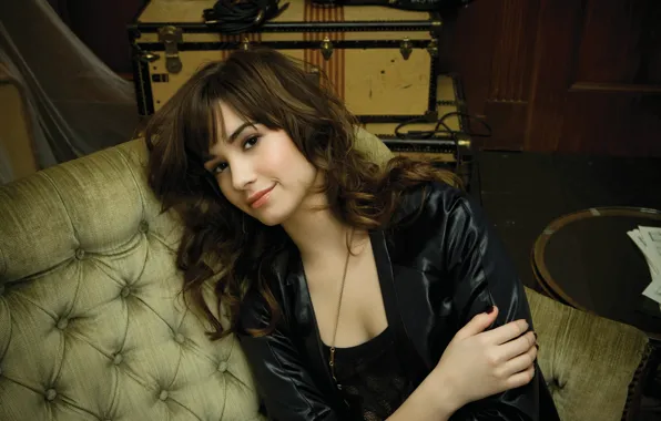 Smile, actress, brown hair, celebrity, brown-eyed, Demi Lovato, Demi Lovato