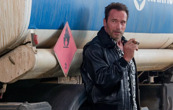 Cigar, Arnold Schwarzenegger, Arnie, The Expendables 3, The expendables 3