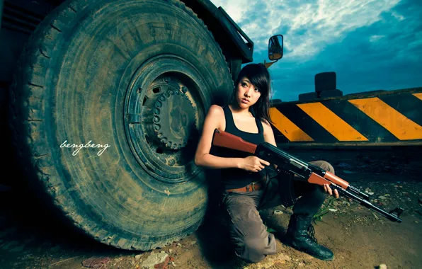 Picture girl, weapons, Asian