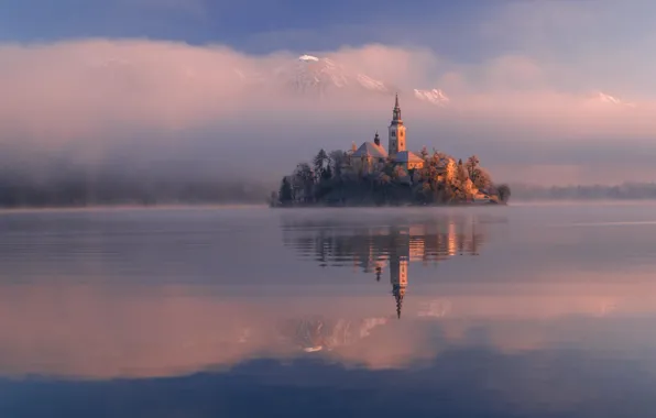 Picture island, Slovenia, morning mist