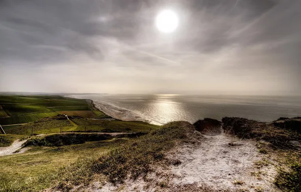 SEA, GRASS, HORIZON, The SKY, The SUN, CLOUDS, LIGHT, COAST