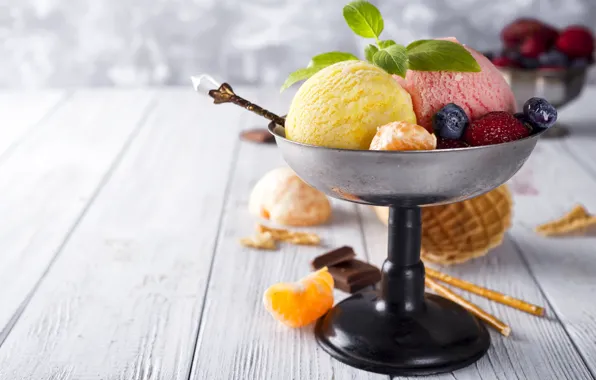 Berries, ice cream, Mandarin