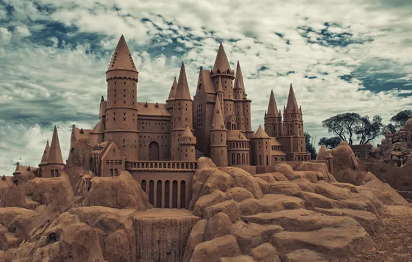 Picture sand, clouds, castle