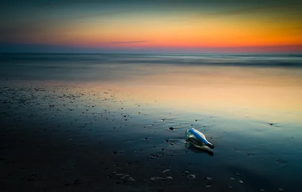 Letter, the ocean, bottle