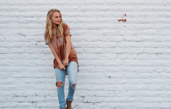 Actress, t-shirt, blonde, beautiful, ripped jeans, Madison Iseman, Madison The Iceman