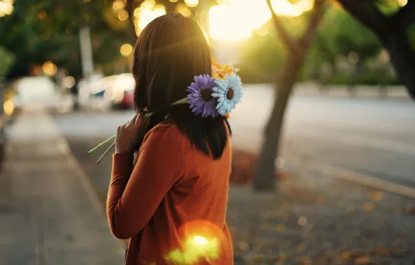 Picture purple, girl, the sun, rays, flowers, orange, the city, background