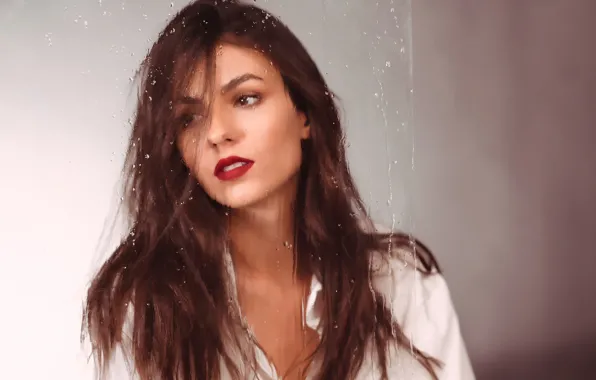 Picture look, glass, girl, drops, lips, beauty, Victoria Justice