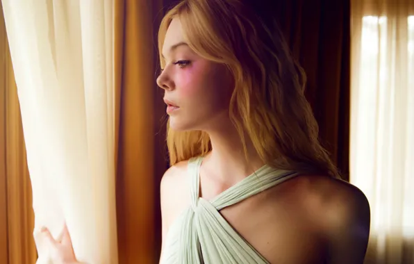 Window, blonde, curtains, curtains, Thriller, horror, Elle Fanning, El Fanning