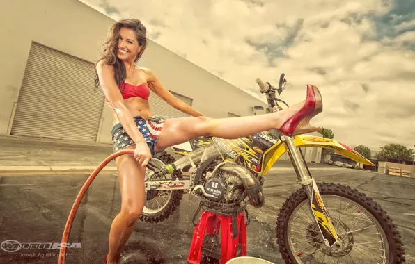 Look, smile, sink, Erotic, on the street, is above the Suzuki RM250 Project Bike, girl …