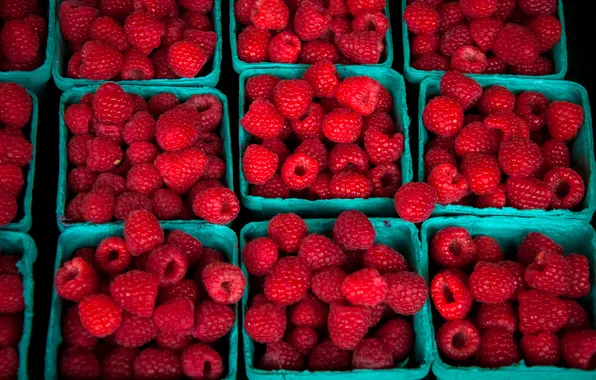 Picture berries, raspberry, boxes