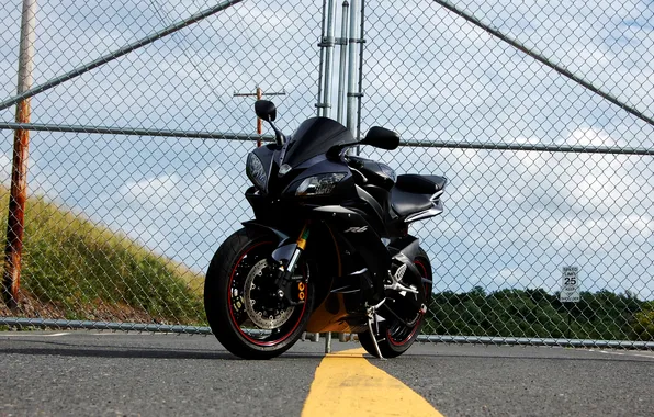Picture black, gate, motorcycle, black, yamaha, bike, Yamaha, yzf-r6