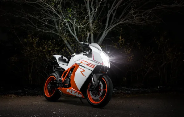 White, ktm, rc 1190 8r