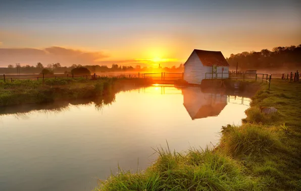 Picture grass, sunset, lake, house, pond, reflection, the fence, the evening