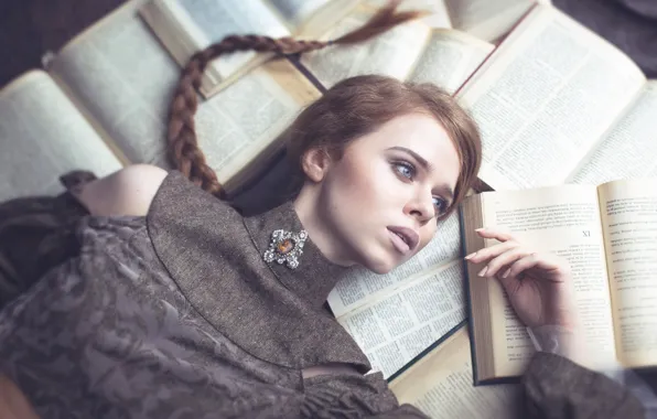 Picture book, braid, sponge, brooch, Sandra Plajzer