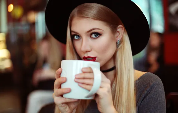 Eyes, look, girl, model, mug, drinking