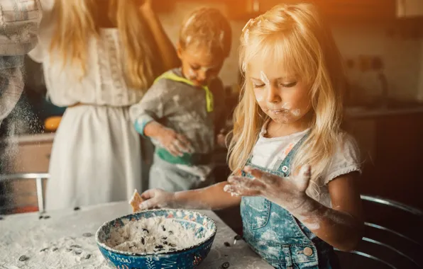 Picture children, help, kitchen, flour, the dough