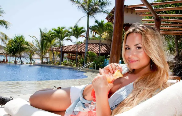 Girl, smile, glass, pool, cocktail, singer, Demi Lovato