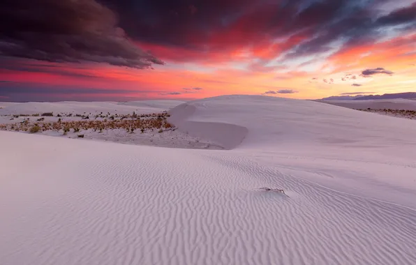 Picture New Mexico, White Sands National Monument, colorful sunset