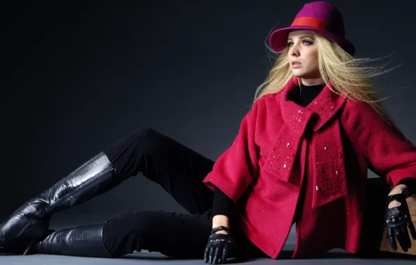 Picture look, hat, boots, blonde