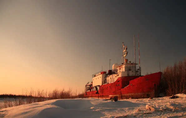 Picture snow, shore, ship, the evening, the ship, abandoned ship