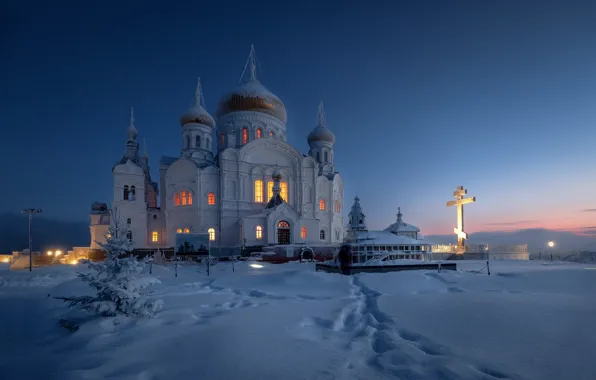 Winter, snow, sunset, traces, cross, temple, Russia, dome