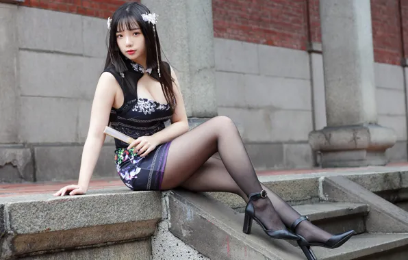 Look, dress, brunette, neckline, legs, Asian